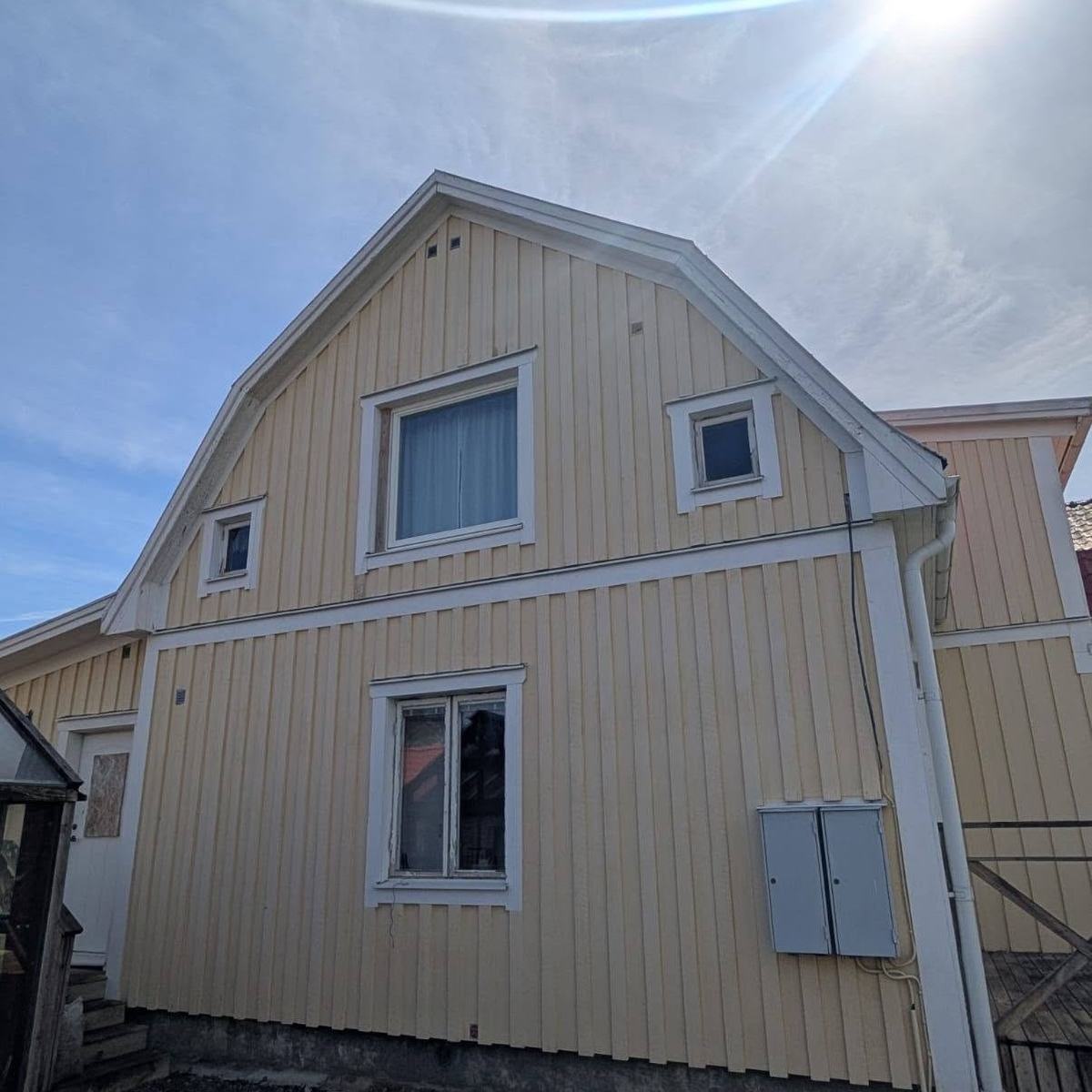 Fasad efter fasadtvätt (kvadrat)